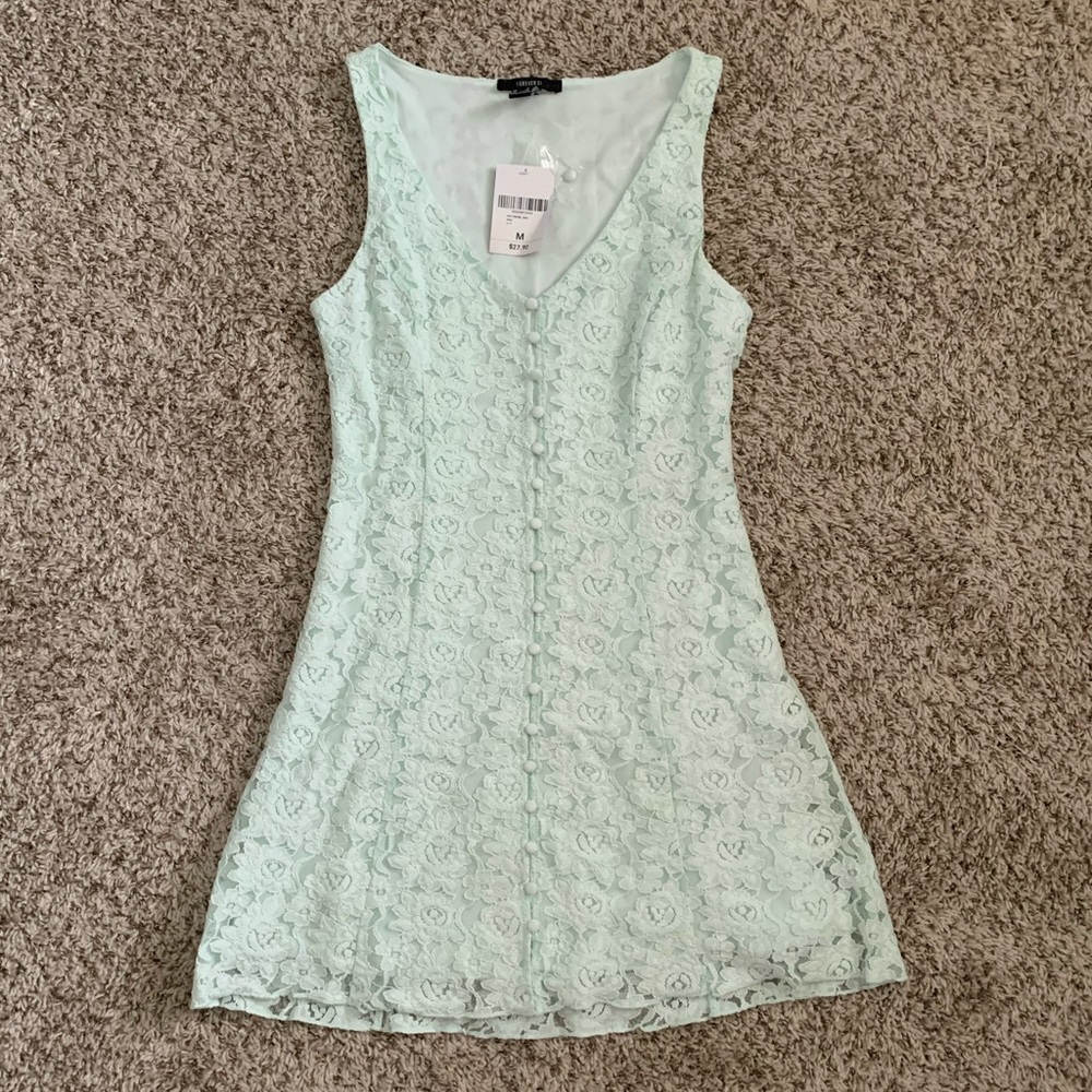 NWT Forever 21 V-Neck Button Down Flare Out Dress Size Medium